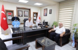 Başkan Emirzeoğlu müdür kaplanı ziyaret etti