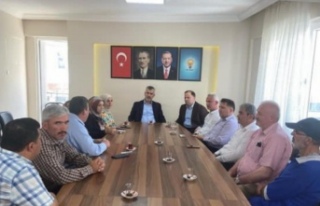 Büyükaydın ve Çabuk pazar esnafıyla buluştu.