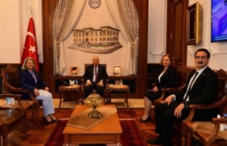 CHP’liler Vali aziz Yıldırım’ı ziyaret ettiler.