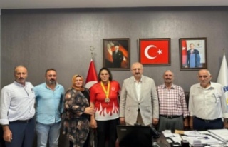 Milli boksörümüz kethuda başkan Çebi’yi ziyaret...