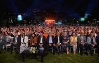 Trabzonspor millet parkında TRT konser verdi.