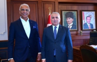 Can Çobanoğlu Vali Yıldırım’ı ziyaret etti