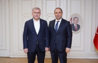 Başkan adayı Ayvaz Başkan Türkmeni ziyaret etti.
