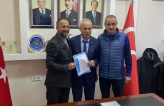 Başkan Akkoç’a Meclis üyeliği için başvurdular.