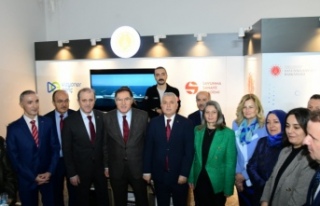 Vali Aziz Yıldırım 4. Doğu Karadeniz Kariyer Fuarı'na...