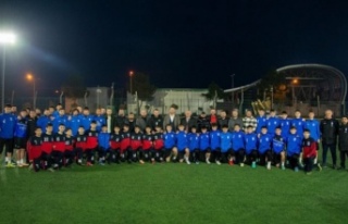 Başkan adayı Erdem Beşikdüzüspor’u ziyaret...