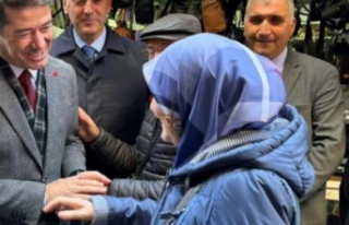 CHP’liler çarşı mahallesini arşınladılar.