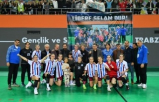 Ortahisar Kadın Hentbol Takımı şampiyonluğunu...