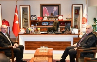 Vali Yıldırım başkan Küçükosman’ı ziyaret...