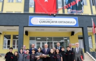 Vali Yıldırım Çukurçayır ortaokulu’nu ziyaret...