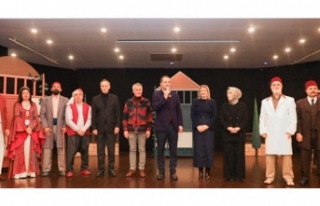 BAŞKAN EKİM 27 MART DÜNYA TİYATROLAR GÜNÜNÜ...