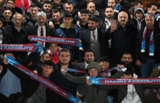 Bayrak kafede sahurda buluştular