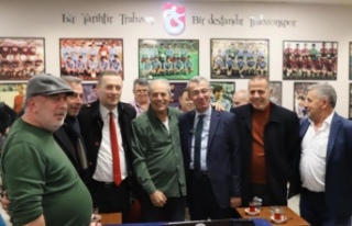 HASAN SÜHA SARAL: ŞEMSİYEM YANIMDA YAĞMUR DUASINA...