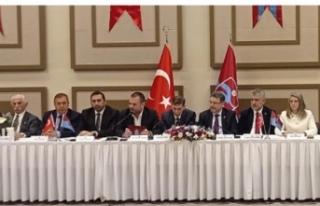 Trabzonspor’a Destek için düzenlenen basın toplantısında...