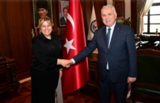 Aziz Yıldırım Valilik Personeliyle Bayramlaştı