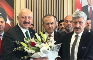 Başkan Çebi görevi Dr.Çebi’ye devretti