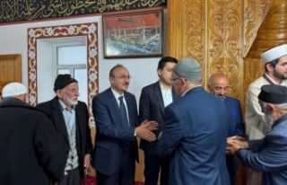 Başkan Çelenk vatandaşla bayramlaştı