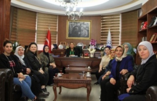 Başkan Vekili Çuvalcı kadınlarla bir araya geldi