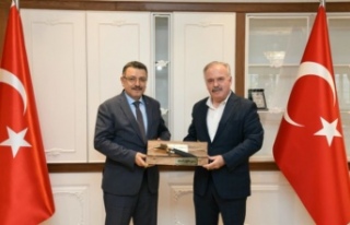 Efsane Başkan Üstün Başkan Av.Genç’i ziyaret...