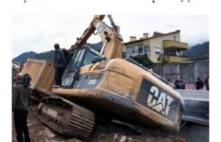 Yomra’da İş makinesi yuvarlandı operatör ağır...