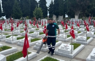 MEZARLIKLARDA BAYRAM HAZIRLIĞI