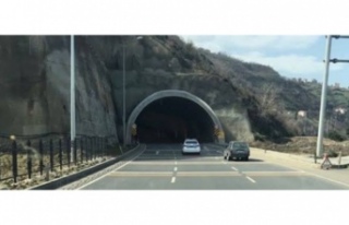 Akyazı Tünelinde Motorsiklet kazası iki yaralı.