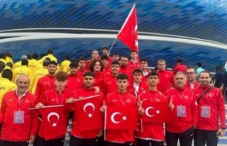 Göğsümüzü kabarttılar