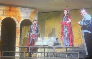 KAYSERİ DEVLET TİYATROSU ‘KRAL ÜŞÜMESİ’ADLI...