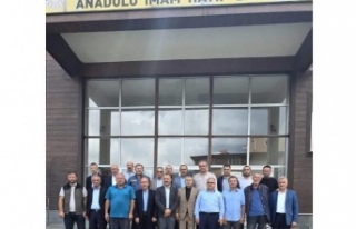 Düzköy’de muhtarlar yeni başkanlarını seçtiler.