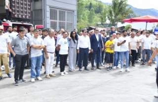 BAŞKAN KAYA GENÇLERİN YOĞUN TALEBİNE KAYITSIZ...