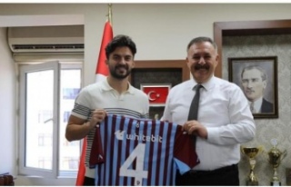 İl Müdürü Kaplan’a Trabzonspor Forması
