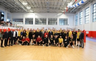 Akçaabat Belediyesi Spor Kulübü Kız Voleybol Takımı...