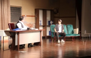 Akçaabat Erol Günaydın Tiyatro Günleri Uluslararası...