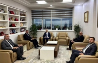 Başkan Sivrikaya Başsavcı Çelik’i ziyaret etti