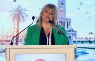 Başkan Uğurbaş Arslan Bayan eczacılara konuştu