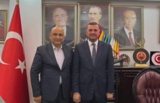 Eski Başkan Muhçu başkan Sivrikaya’yı ziyaret...