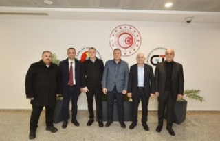 Oda başkanları Sarp Sınır Kapısında incelemelerde...