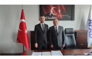 Başkan Yılmaz AFAD il müdürü Hüseyin paşaoğlunu...