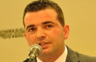 Başkan Sivrikaya göz dolduruyor