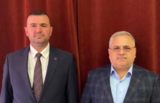 Başkan Sivrikaya muhtar Aktürk’ü ziyaret etti.