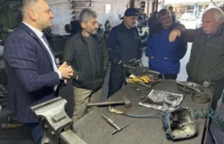 Başkan turhan esnaf perişan dedi.