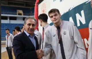 U18 Basketbol Takımlarımız Bölge Şampiyonası’na...