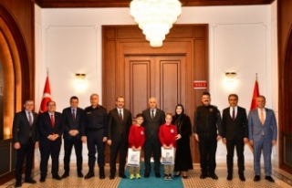 Vali Aziz Yıldırım, 23 Nisan’da Koltuğunu Çocuklara...