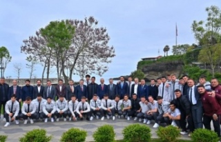 ULAŞTIRMA VE ALT YAPI BAKANI URALOĞLU’NDAN GENÇLERE...