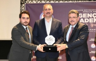 BAŞKAN GENÇ: DONANIMLI NESİLLER YETİŞMESİNE...