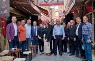 İYİ’ler Vatandaş ile bayramlaştılar.