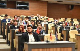 Başkan mumcu topladı.