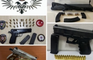 Polis uyuşturucu satıcıları ve kaçakçıların...