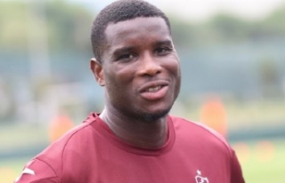 Paul Onuachu basın toplantısı düzenledi.