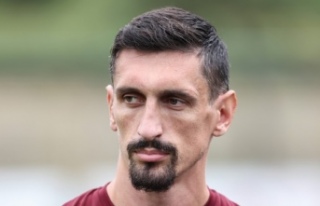 Futbolcumuz Stefan Savic basın toplantısı düzenledi
